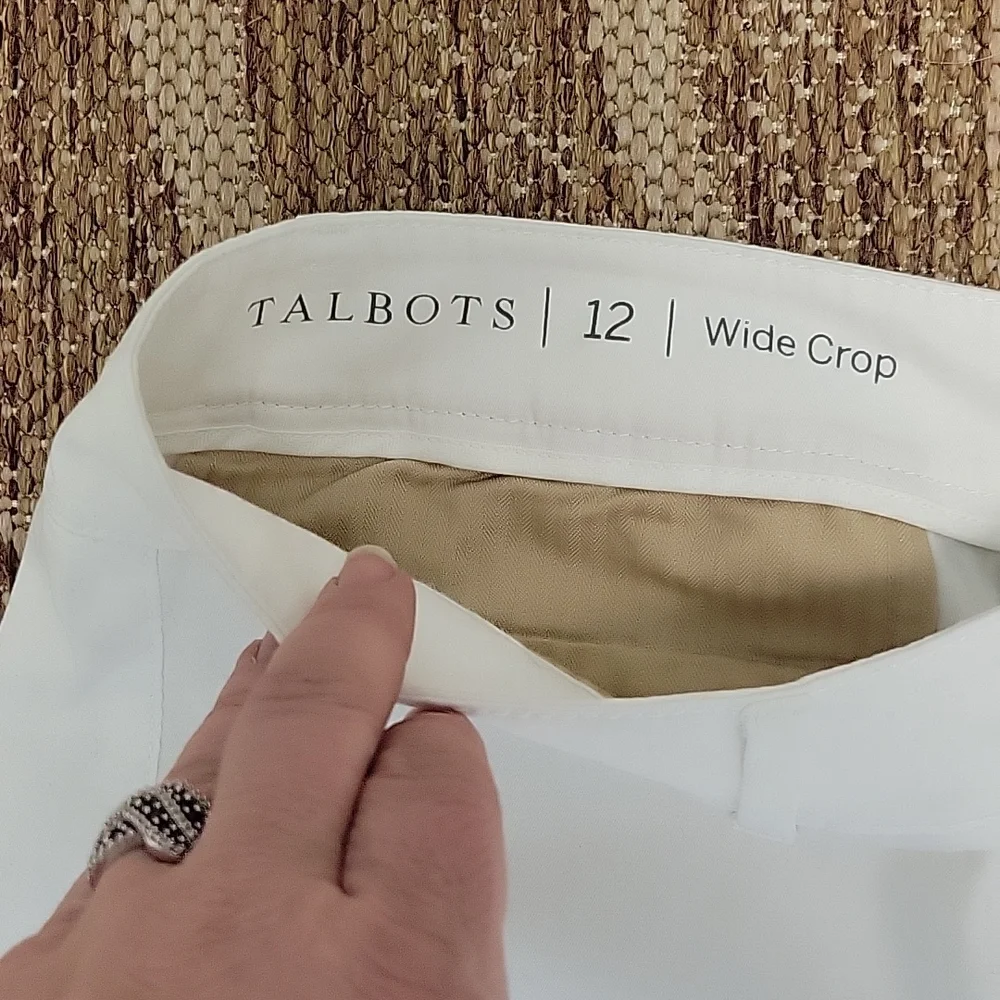 Talbots Wide Crops size 12 - Picture 2 of 2